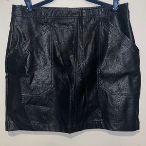 Stellaluce Faux Leather Black Embossed Skirt Large NWY